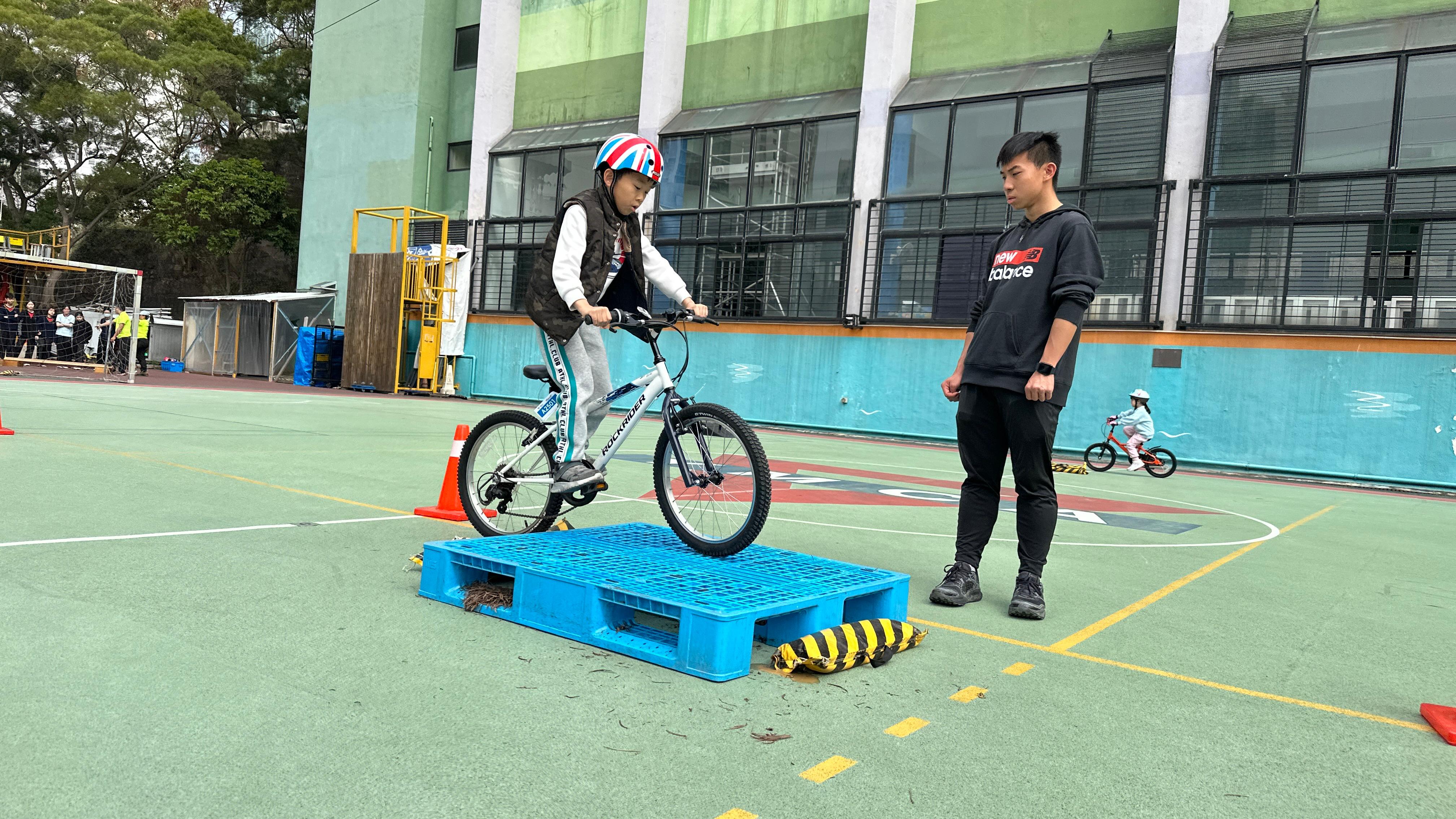     學單車的原因